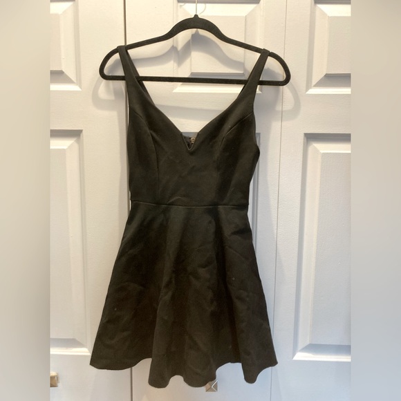 Black Sweetheart Neckline mini dress with Heart Zipper - Picture 1 of 4